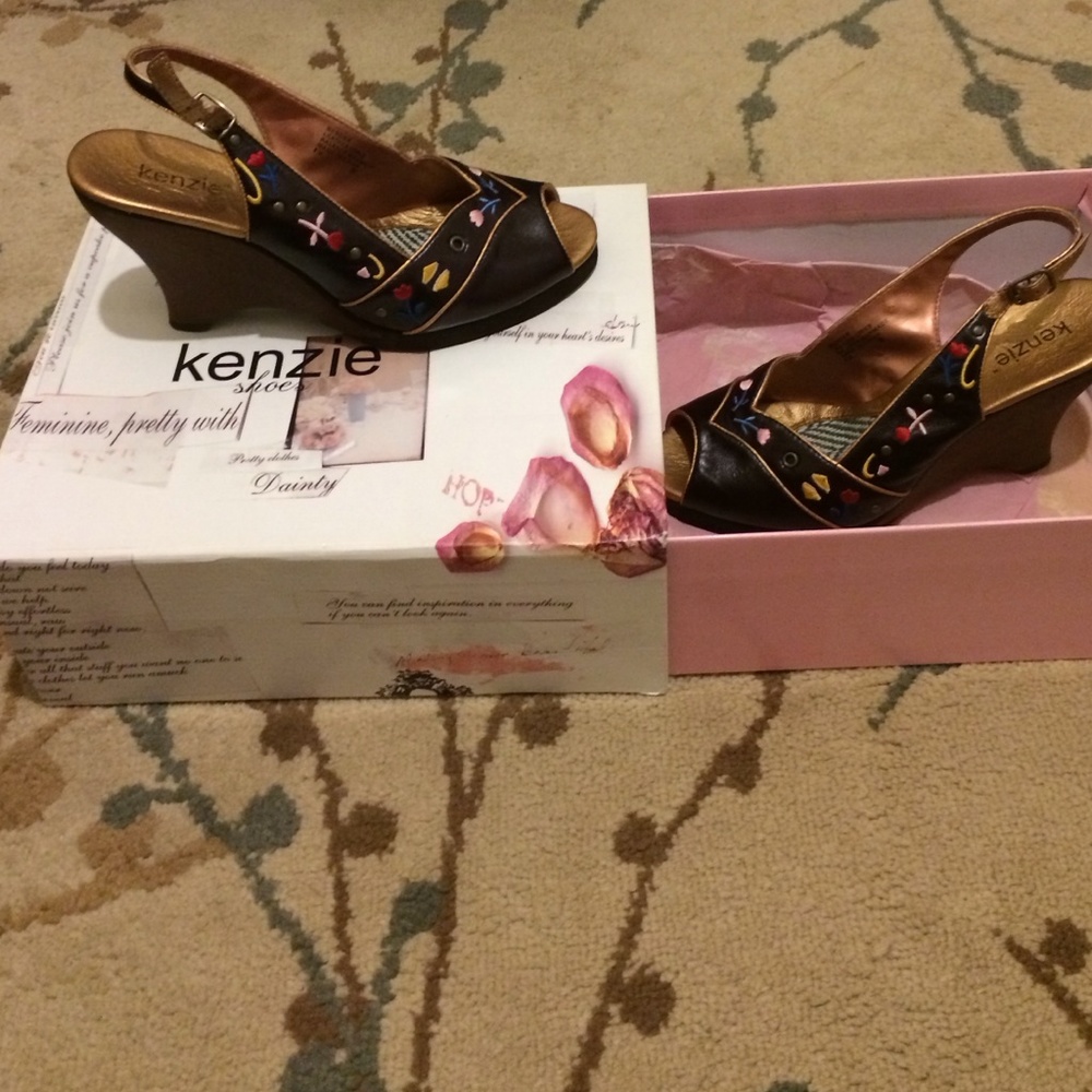 Kenzie "Holland" sandals sz 8